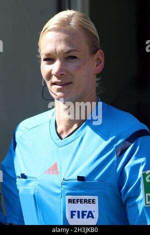 Fußball: 2. BL 15-16: 9. Sptg.: SC Freiburg gegen FSV Frankfurt Stockfoto