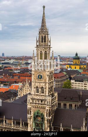 Luftaufnahme auf dem Marienplatz Rathaus Stockfoto