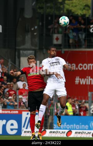 1. BL: 17-18 - Matchday 1 - SC Freiburg gegen Eintracht Frankfurt Stockfoto