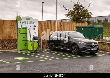 E-Ladestation für Elektrofahrzeuge im neuen Lidl-Supermarkt im Norwich Broadland Business Park Maple Way Stockfoto