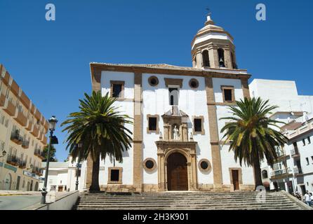 Ronda - Spanien - August 13 2012 : elegante alte Kirche unserer Lieben Frau von der Barmherzigkeit schönes Gebäude im Herzen dieser historischen spanischen Stadt Stockfoto