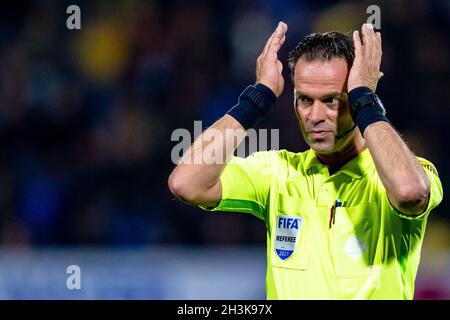 WAALWIJK, Niederlande, 28-10-2021, Fußball, , KNVB Beker, Saison 2021 / 2022, während des Spiels RKC - Willem II, Schiedsrichter Bas Nijhuis Stockfoto