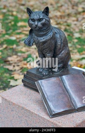 Statue von Street Cat namens Bob Islington Stockfoto