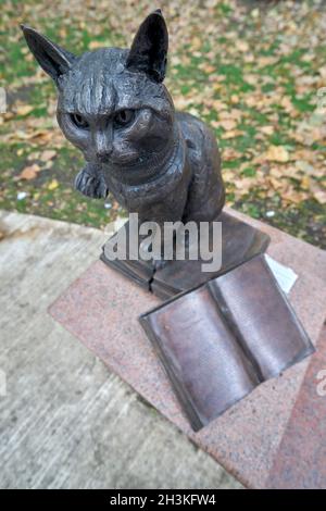 Statue von Street Cat namens Bob Islington Stockfoto