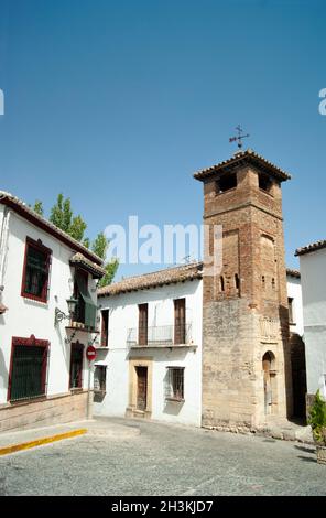 Spanien, Ronda das wunderschöne Minarett von San Sebastian Historisches Denkmal aus der Zeit, als Ronda eine muslimische Stadt war Vertikale Aufnahme Stockfoto