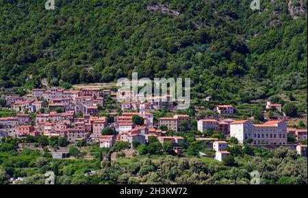 FRANKREICH. CORSE DU SUD (2A) OTA VILLAGE, IN DER NÄHE VON PORTO Stockfoto