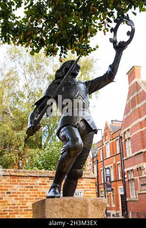 Bronzestatue von König Richard III vom Bildhauer James Butler. Leicester, Leicestershire, England Stockfoto