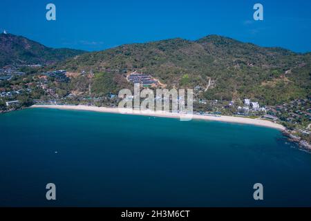 Luftaufnahme der tropischen Kata Noi Beach Gegend in Phuket Stockfoto