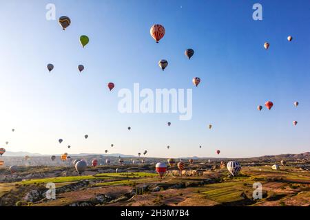 Luftballons über Goreme, Kappadokien, Türkei Stockfoto