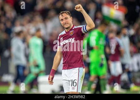 LONDON, ENGLAND - 27. OKTOBER: Mark Noble von West Ham United feiert während der Carabao Cup Runde des Spiels von 16 zwischen West Ham United und Manchester Stockfoto