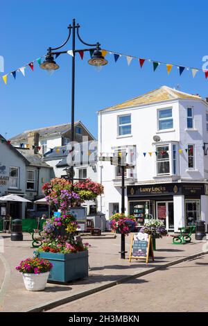 Geschäfte Friseure und andere Unternehmen in der Vorstraße Seaton Devon England GB GB Europa Stockfoto