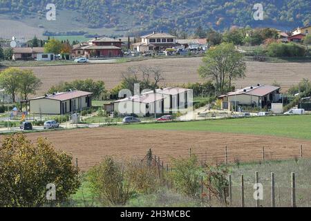 Fünf Jahre nach dem Erdbeben sind die Zeichen an den Fassaden der Gebäude in der Stadt Norcia (PG) noch sichtbar. Norcia, Italien, 29. Oktober 2021. Quelle: Vincenzo Izzo/Alamy Live News Stockfoto