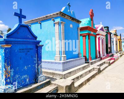 Erstaunlicher farbenfroher Friedhof in Chichicastenango, Guatemala Stockfoto