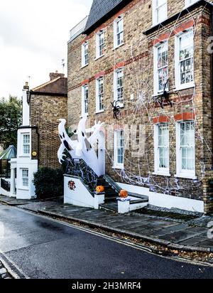 Unheimliche aufblasbare Geister in Hampstead London, Großbritannien Stockfoto