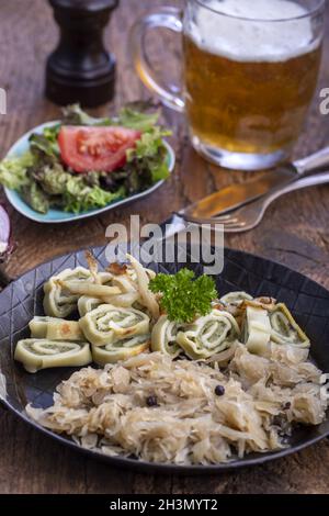 Maultaschen in einer Pfanne Stockfoto