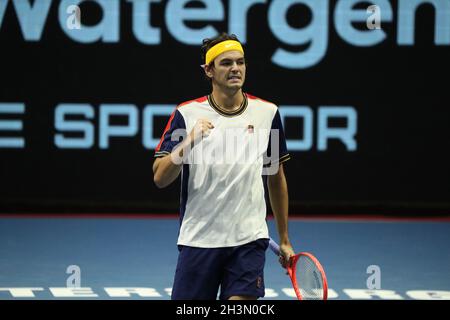 St. Petersburg, Russland. Okt. 2021. Taylor Fritz aus den USA reagiert während des St. Petersburg Open Tennisturniers 2021 gegen John Millman aus Australien in der Sibur Arena.Endstand; Taylor Fritz 2:0 John Millman. Kredit: SOPA Images Limited/Alamy Live Nachrichten Stockfoto