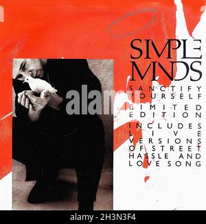 Vintage Vinyl Recording - Simple Minds - Double Single - is This The Age of Thunder & Rage - UK - 1986 Stockfoto