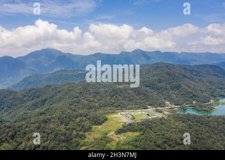 Luftlandschaft mit berühmtem Xiangshan Besucherzentrum Stockfoto