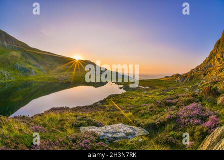 Sonnenaufgang im Ogwen Valley, Snowdonia Stockfoto