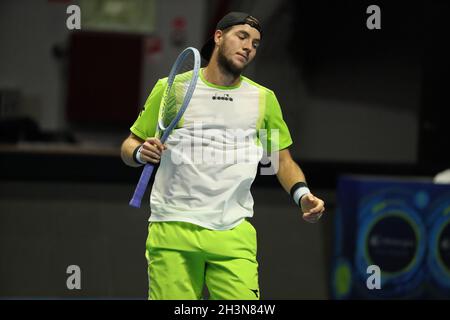 St. Petersburg, Russland. Okt. 2021. Jan-Lennard Struff aus Deutschland gesehen während des St. Petersburg Open Tennisturniers 2021 gegen Denis Shapovalov aus Kanada in der Sibur Arena.Endstand; Jan-Lennard Struff 2:0 Denis Shapovalov. Kredit: SOPA Images Limited/Alamy Live Nachrichten Stockfoto