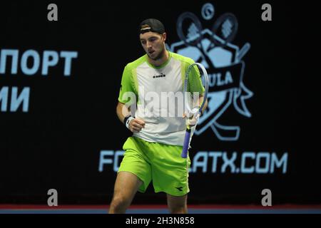 St. Petersburg, Russland. Okt. 2021. Jan-Lennard Struff aus Deutschland gesehen während des St. Petersburg Open Tennisturniers 2021 gegen Denis Shapovalov aus Kanada in der Sibur Arena.Endstand; Jan-Lennard Struff 2:0 Denis Shapovalov. Kredit: SOPA Images Limited/Alamy Live Nachrichten Stockfoto