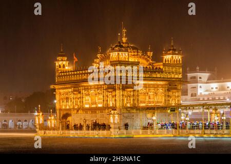 AMRITSAR, INDIEN - 25. JANUAR 2017: Golden Temple Harmandir Sahib in Amritsar, Punjab State, Indien Stockfoto