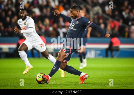 Paris, Frankreich. Okt. 2021. Georginio WIJNALDUM von PSG während des Ligue 1-Spiels zwischen Paris Saint-Germain (PSG) und Lille OSC (LOSC) im Stadion Parc des Princes am 29. Oktober 2021 in Paris, Frankreich. (Bild: © Matthieu Mirville/ZUMA Press Wire) Stockfoto