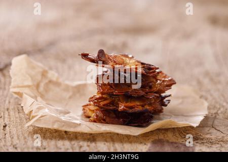 Florentiner Kekse auf dunklem Holz Stockfoto