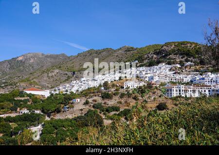 Frigiliana, Panoramablick auf dieses schöne Dorf an der Costa del Sol. Malaga, Andalusien, Spanien Stockfoto