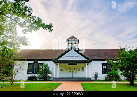 Das Bell Building, in dem sich das Marietta Johnson Museum befindet, ist auf dem Campus des Coastal Alabama Community College in Fairhope, Alabama, abgebildet. Stockfoto