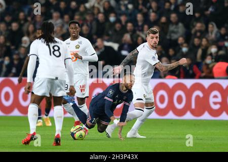 Paris, Frankreich. Oktober 2021. NEYMAR JR vor PSG in Aktion während der französischen Meisterschaft Fußball, Ligue 1 Uber isst, zwischen Paris Saint Germain und Lille im Parc des Princes Stadium - Paris Frankreich. Kredit: ZUMA Press, Inc./Alamy Live Nachrichten Stockfoto