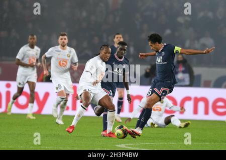 Paris, Frankreich. Oktober 2021. MARQUINHOS Verteidiger der PSG in Aktion während der französischen Fußballmeisterschaft isst die Ligue 1 Uber zwischen Paris Saint Germain und Lille im Stadion Parc des Princes - Paris Frankreich. Kredit: ZUMA Press, Inc./Alamy Live Nachrichten Stockfoto