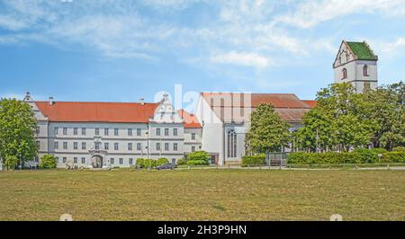 Schlossklinik und Stiftskirche St. Cornelius und Cyprianus Bad-Buchau Stockfoto