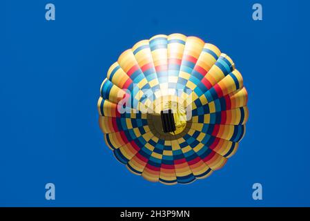 Blick auf einen Heißluftballon Stockfoto