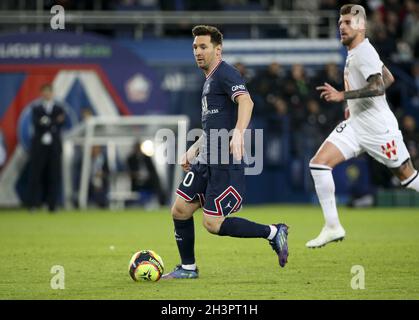 Paris, Frankreich. Okt. 2021. Lionel Messi vom PSG während des französischen Ligue-1-Fußballspiels zwischen Paris Saint-Germain und LOSC Lille am 29. Oktober 2021 im Stadion Parc des Princes in Paris, Frankreich - Foto: Jean Catuffe/DPPI/LiveMedia Kredit: Unabhängige Fotoagentur/Alamy Live News Stockfoto