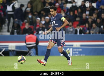 Paris, Frankreich. Okt. 2021. Marquinhos von PSG während der französischen Meisterschaft Ligue 1 Fußballspiel zwischen Paris Saint-Germain und LOSC Lille am 29. Oktober 2021 im Stadion Parc des Princes in Paris, Frankreich - Foto: Jean Catuffe/DPPI/LiveMedia Kredit: Unabhängige Fotoagentur/Alamy Live Nachrichten Stockfoto