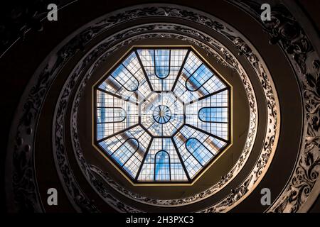 Die berühmte Wendeltreppe im Vatikanischen Museum - Rom, Italien Stockfoto