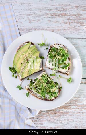 Sandwich mit Microgreen Stockfoto