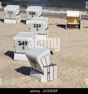 Liegen am Strand von Heringsdorf an der deutschen Ostseeküste Stockfoto