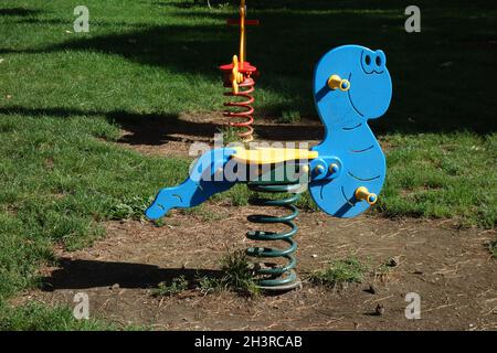 Feder Wippe Tier auf einem Spielplatz in Arezzo Italien Stockfoto