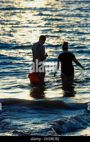 Ein Bad am Strand von Clevedon Stockfoto