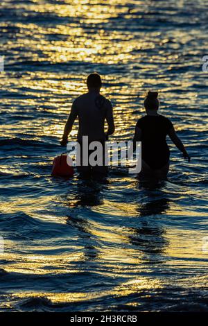 Ein Bad am Strand von Clevedon Stockfoto