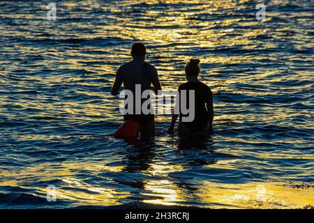 Ein Bad am Strand von Clevedon Stockfoto