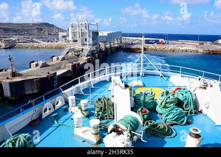 Bug der Fähre der Malita Gozo Channel Line, die den Hafen, Malta, Europa verlässt. Stockfoto