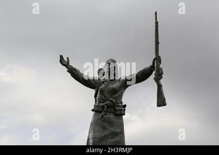 Statue von Nene Hatun in Erzurum, Türkei. Nene Hatun ist eine der wichtigsten Heldinnen der türkischen Geschichte. Stockfoto