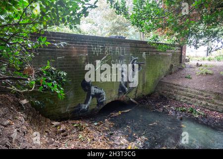 Banksy Street Art im Nichola Everitt Park in Lowestoft, Suffolk. Gemalt als Teil der Great British Spraycation. Stockfoto