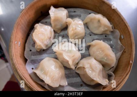 Chinesische Dampfgarer Jiaozi Stockfoto