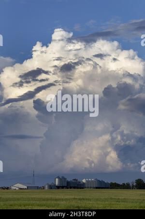 Prairie Storm Clouds Kanada Stockfoto