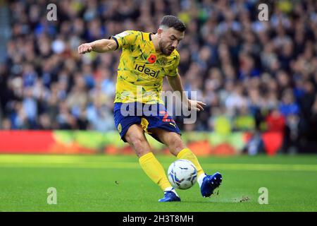 London, Großbritannien. Oktober 2021. Robert Snodgrass von West Bromwich Albion in Aktion während des Spiels. EFL Skybet Championship Match, Fulham gegen West Bromwich Albion im Craven Cottage in London am Samstag, den 30. Oktober 2021. Dieses Bild darf nur für redaktionelle Zwecke verwendet werden. Nur zur redaktionellen Verwendung, Lizenz für kommerzielle Nutzung erforderlich. Keine Verwendung bei Wetten, Spielen oder Veröffentlichungen in einem Club/einer Liga/einem Spieler. PIC von Steffan Bowen/Andrew Orchard Sports Photography/Alamy Live News Credit: Andrew Orchard Sports Photography/Alamy Live News Stockfoto