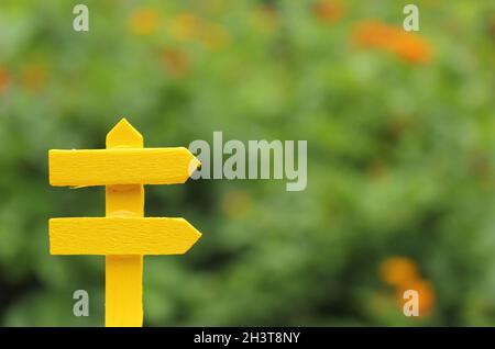 Schild auf Rasen Stockfoto